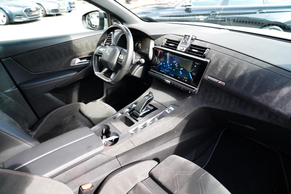 DS 7 Crossback E-Tense Performance Line+ | Panorama | incl BTW | LED | Camera | Trekhaak | LaneAssist | DealerOnderhouden | Hybrid