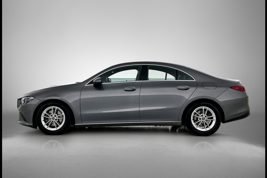 Mercedes-Benz CLA-Klasse 200 Business Solution Automaat (NAVIGATIE, STOELVERWARMING, CAMERA, PDC, GOED ONDERHOUDEN, 1e EIGENAAR)