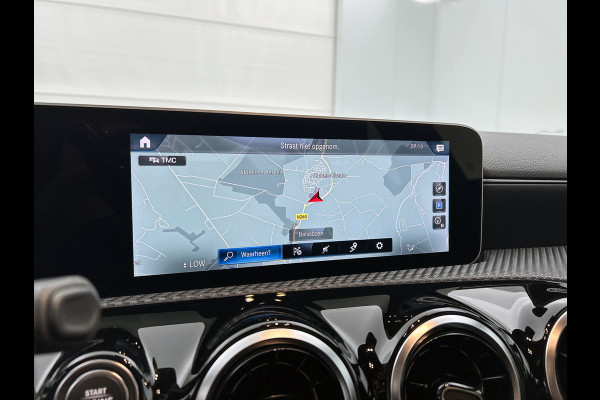 Mercedes-Benz CLA-Klasse 200 Business Solution Automaat (NAVIGATIE, STOELVERWARMING, CAMERA, PDC, GOED ONDERHOUDEN, 1e EIGENAAR)