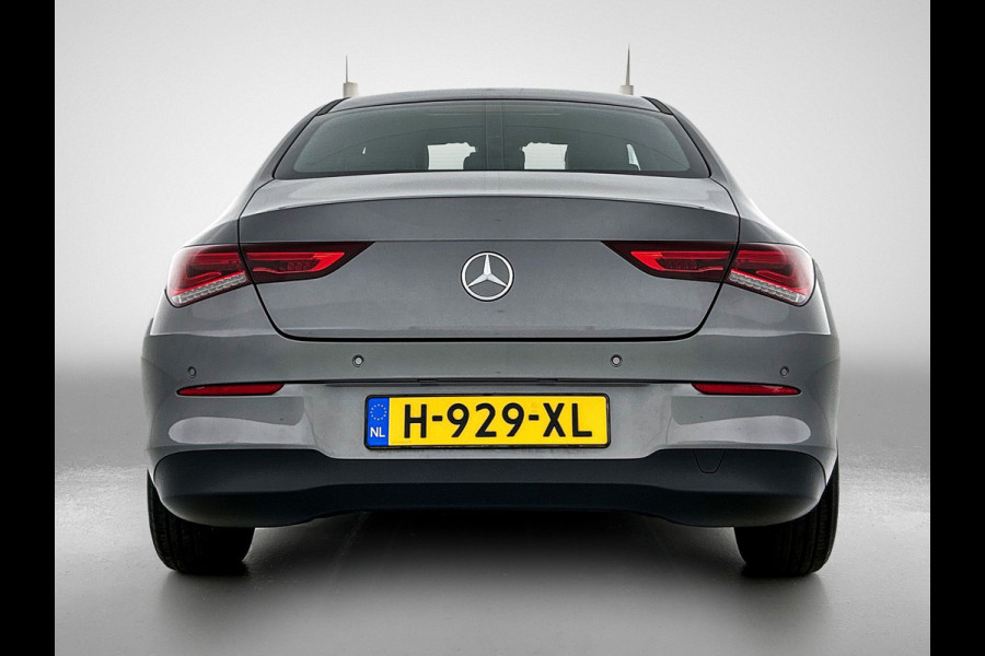 Mercedes-Benz CLA-Klasse 200 Business Solution Automaat (NAVIGATIE, STOELVERWARMING, CAMERA, PDC, GOED ONDERHOUDEN, 1e EIGENAAR)