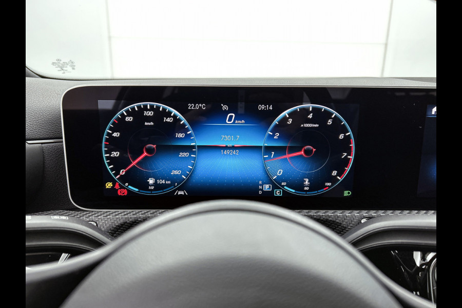 Mercedes-Benz CLA-Klasse 200 Business Solution Automaat (NAVIGATIE, STOELVERWARMING, CAMERA, PDC, GOED ONDERHOUDEN, 1e EIGENAAR)
