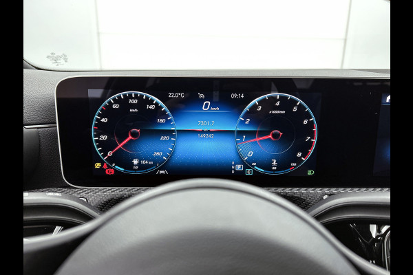 Mercedes-Benz CLA-Klasse 200 Business Solution Automaat (NAVIGATIE, STOELVERWARMING, CAMERA, PDC, GOED ONDERHOUDEN, 1e EIGENAAR)
