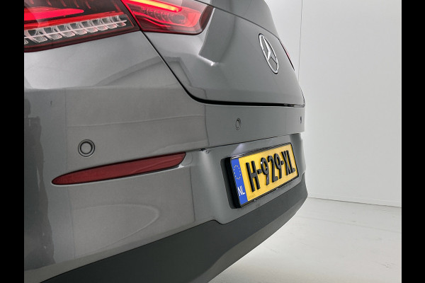 Mercedes-Benz CLA-Klasse 200 Business Solution Automaat (NAVIGATIE, STOELVERWARMING, CAMERA, PDC, GOED ONDERHOUDEN, 1e EIGENAAR)