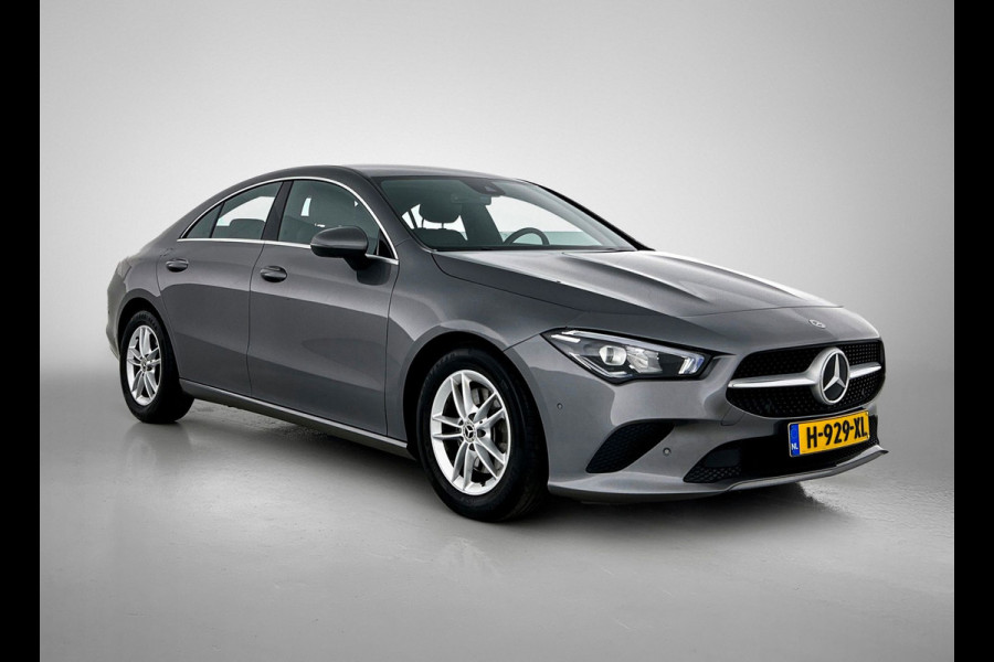 Mercedes-Benz CLA-Klasse 200 Business Solution Automaat (NAVIGATIE, STOELVERWARMING, CAMERA, PDC, GOED ONDERHOUDEN, 1e EIGENAAR)