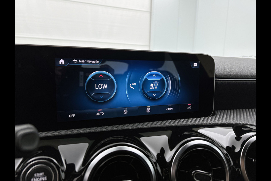 Mercedes-Benz CLA-Klasse 200 Business Solution Automaat (NAVIGATIE, STOELVERWARMING, CAMERA, PDC, GOED ONDERHOUDEN, 1e EIGENAAR)