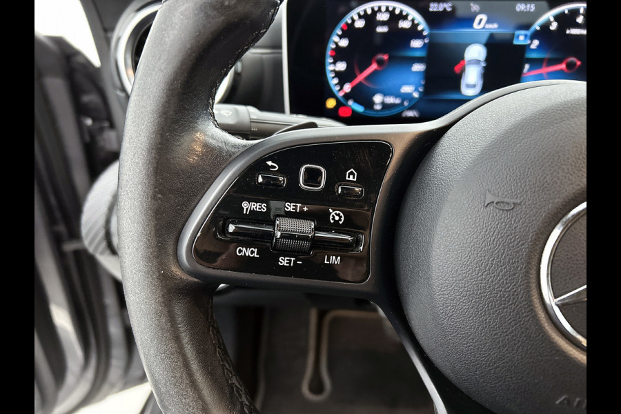 Mercedes-Benz CLA-Klasse 200 Business Solution Automaat (NAVIGATIE, STOELVERWARMING, CAMERA, PDC, GOED ONDERHOUDEN, 1e EIGENAAR)