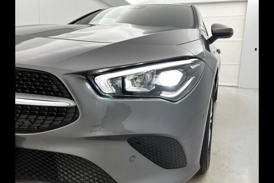 Mercedes-Benz CLA-Klasse 200 Business Solution Automaat (NAVIGATIE, STOELVERWARMING, CAMERA, PDC, GOED ONDERHOUDEN, 1e EIGENAAR)