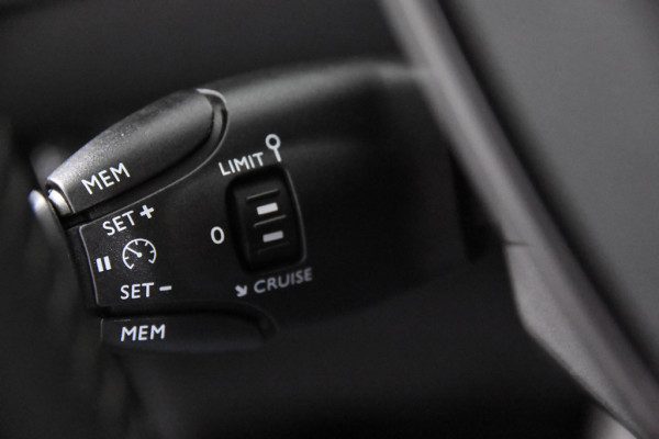 Peugeot 2008 Active *1ste Eigenaar*Navigatie*Parkassist*Carplay*