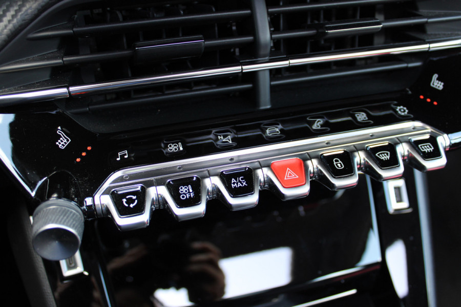 Peugeot 2008 1.2 PureTech GT-Line | Trekhaak | Panoramadak | Adaptive