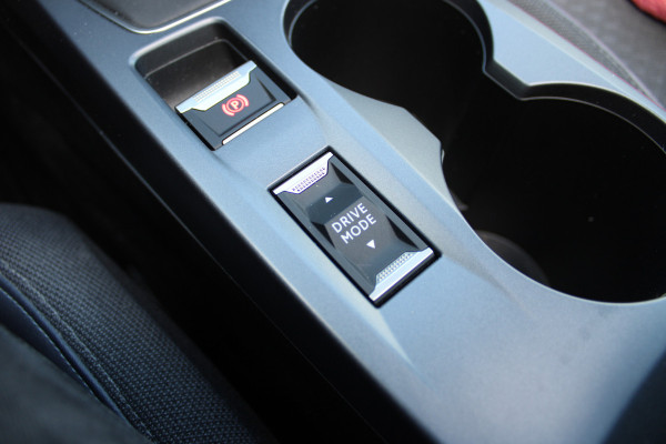 Peugeot 2008 1.2 PureTech GT-Line | Trekhaak | Panoramadak | Adaptive