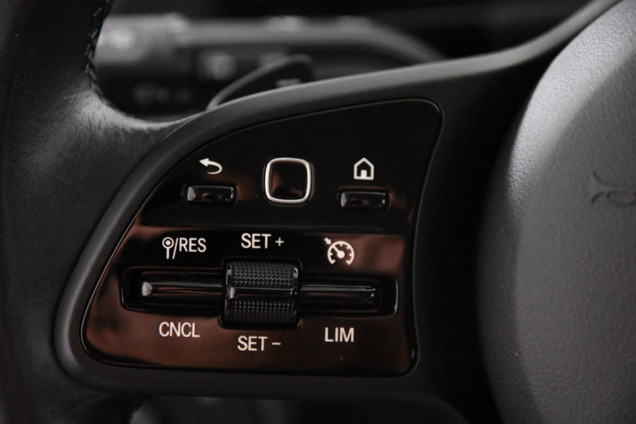Mercedes-Benz GLA 180 Business Solution *1ste Eigenaar*Leer*Park assist*Navigatie*