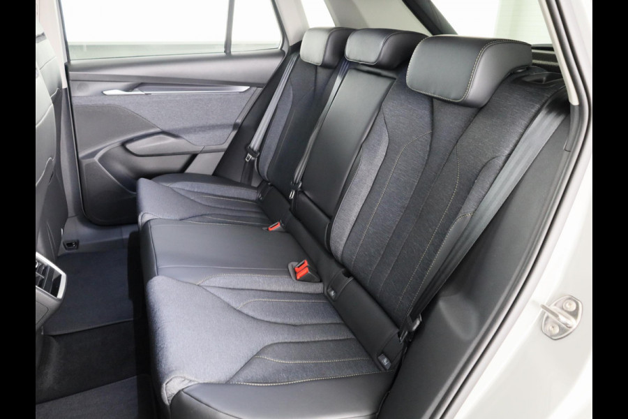 Škoda Elroq 85 Business Edition Tour 286 pk | Trekhaak | Business Upgrade Pakket - CLEVER | 20 inch lichtmetalen velgen | Adaptive Cruise Control | Dode hoeksensor | Bagage scheidingsnet