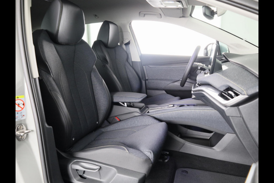 Škoda Elroq 85 Business Edition Tour 286 pk | Trekhaak | Business Upgrade Pakket - CLEVER | 20 inch lichtmetalen velgen | Adaptive Cruise Control | Dode hoeksensor | Bagage scheidingsnet