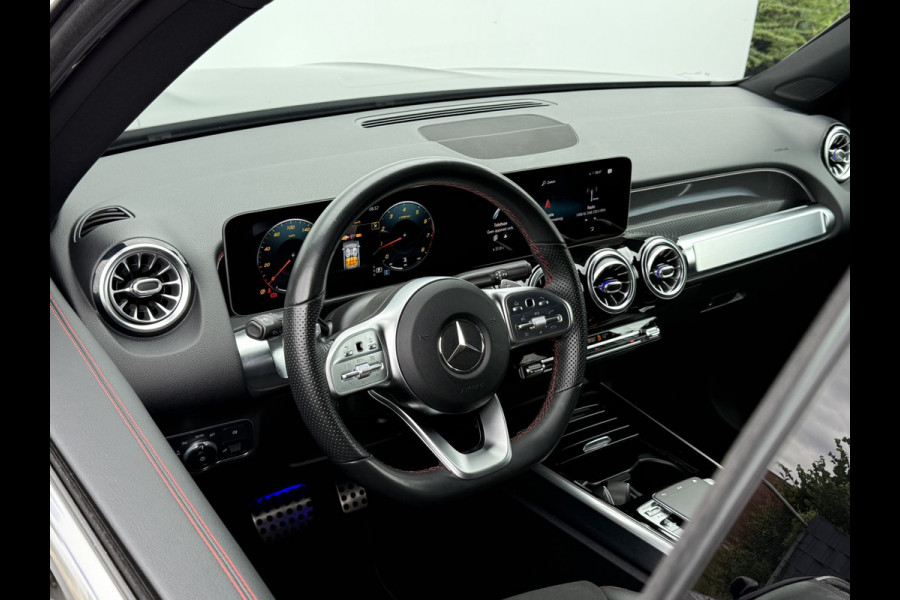 Mercedes-Benz Glb 200 Business Solution AMG | Trekhaak | Navi | 360* Camera | LED | DAB+ | Dodehoek | 19 inch