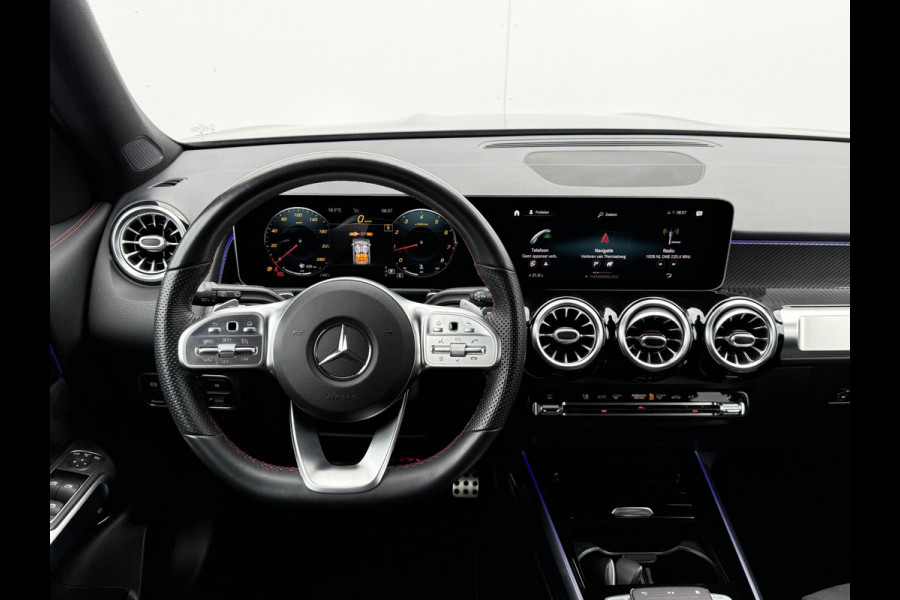 Mercedes-Benz Glb 200 Business Solution AMG | Trekhaak | Navi | 360* Camera | LED | DAB+ | Dodehoek | 19 inch
