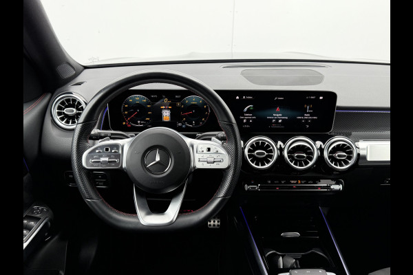 Mercedes-Benz Glb 200 Business Solution AMG | Trekhaak | Navi | 360* Camera | LED | DAB+ | Dodehoek | 19 inch