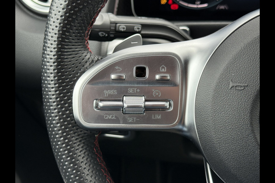 Mercedes-Benz Glb 200 Business Solution AMG | Trekhaak | Navi | 360* Camera | LED | DAB+ | Dodehoek | 19 inch