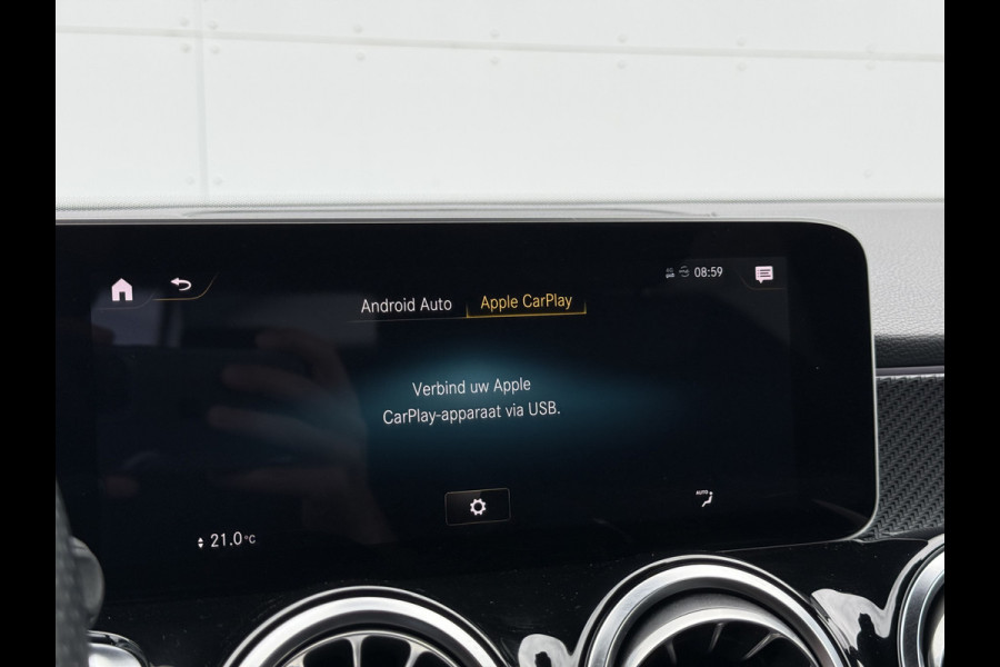 Mercedes-Benz Glb 200 Business Solution AMG | Trekhaak | Navi | 360* Camera | LED | DAB+ | Dodehoek | 19 inch
