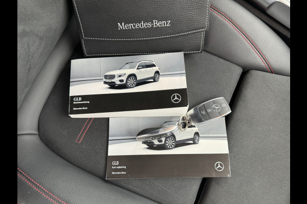Mercedes-Benz Glb 200 Business Solution AMG | Trekhaak | Navi | 360* Camera | LED | DAB+ | Dodehoek | 19 inch