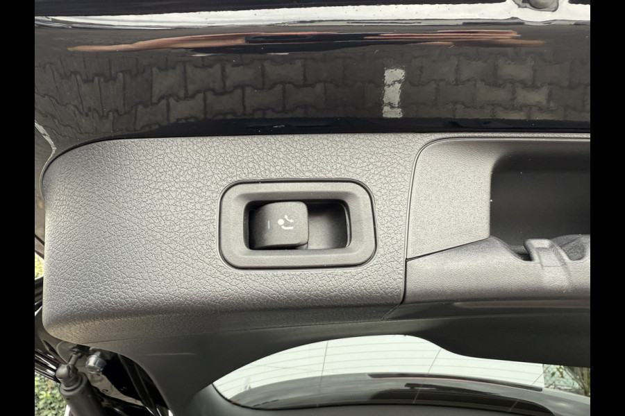 Mercedes-Benz Glb 200 Business Solution AMG | Trekhaak | Navi | 360* Camera | LED | DAB+ | Dodehoek | 19 inch