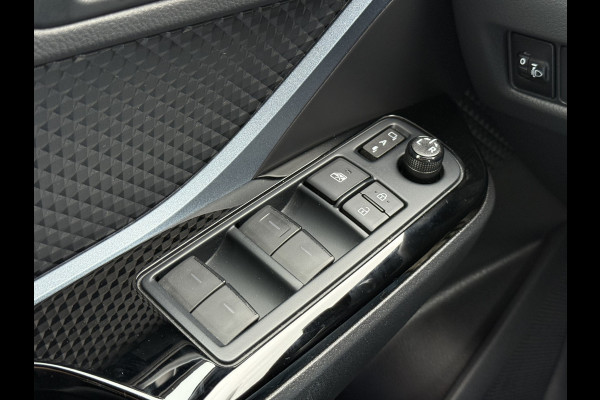 Toyota C-HR 2.0 Hybrid Team D | CarPlay | Camera | ACC | LED | DAB+ | Keyless | 18 inch