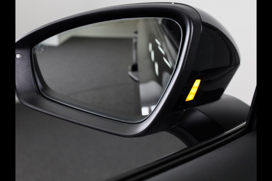 Škoda Elroq 60 Sportline 204 pk | 20 inch | Bind Spot | Cruise Control | Camera | Cruise Control |