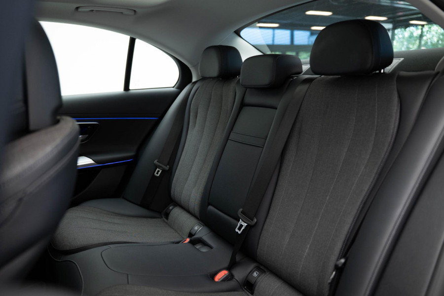 Mercedes-Benz E-Klasse E200 Luxury Line |Panorama|Ambient|Dodehoek|Camera|
