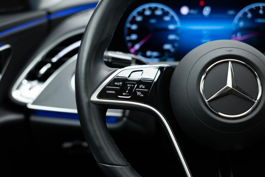 Mercedes-Benz E-Klasse E200 Luxury Line |Panorama|Ambient|Dodehoek|Camera|
