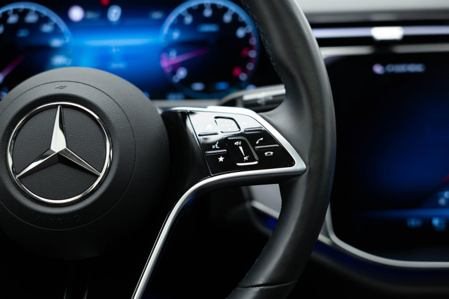 Mercedes-Benz E-Klasse E200 Luxury Line |Panorama|Ambient|Dodehoek|Camera|