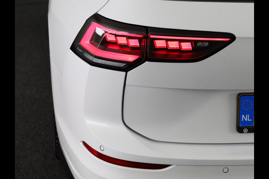 Volkswagen GOLF Variant R-Line-Edition 1.5 eTSI 85 kW / 116 pk Variant 7 v ersn. DSG