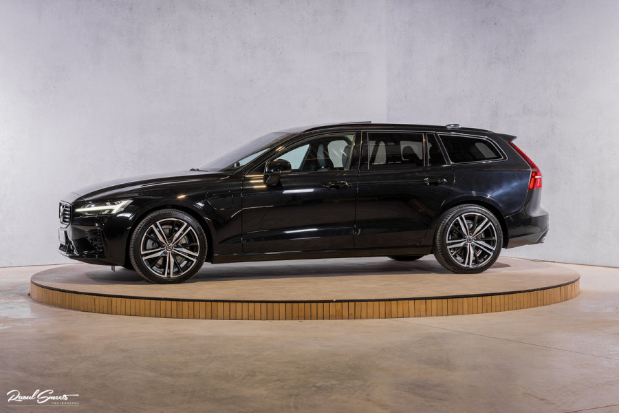 Volvo V60 2.0 T6 Plug-in hybrid AWD Plus Dark | Long range | Panorama dak | Bowers&Wilkins | Memory | stoel verkoeling |