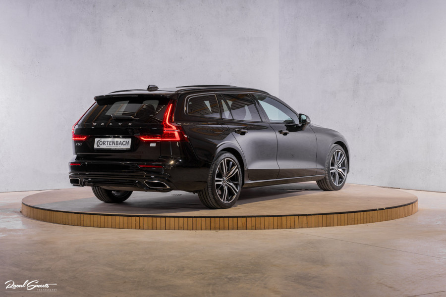 Volvo V60 2.0 T6 Plug-in hybrid AWD Plus Dark | Long range | Panorama dak | Bowers&Wilkins | Memory | stoel verkoeling |
