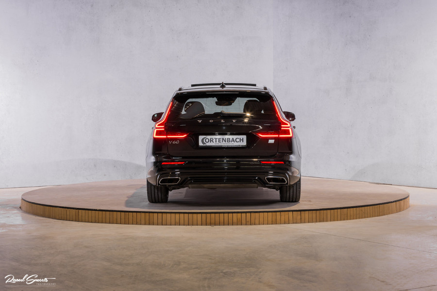 Volvo V60 2.0 T6 Plug-in hybrid AWD Plus Dark | Long range | Panorama dak | Bowers&Wilkins | Memory | stoel verkoeling |