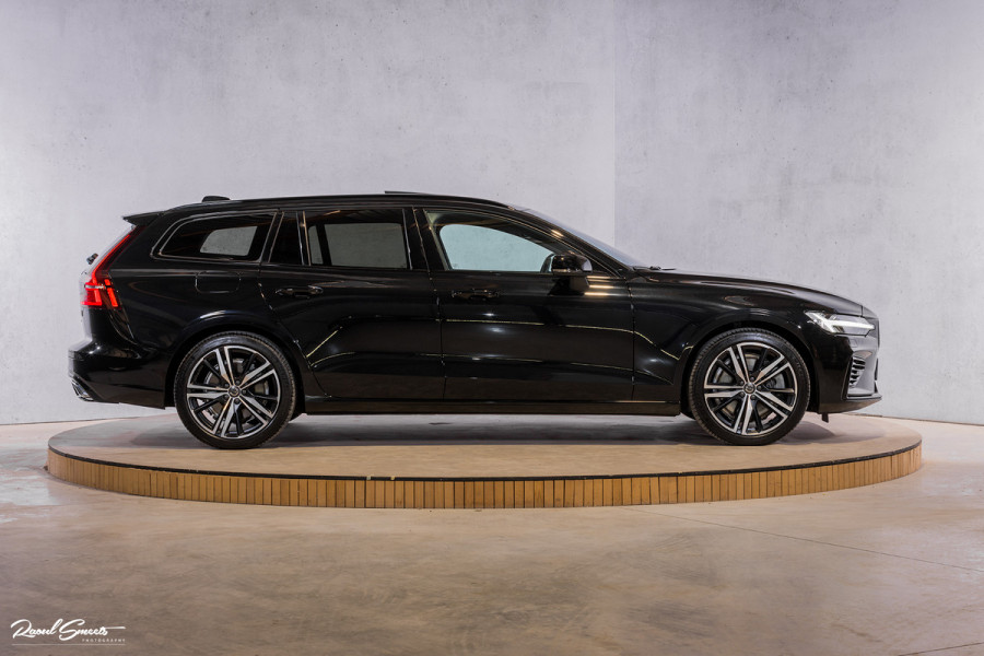 Volvo V60 2.0 T6 Plug-in hybrid AWD Plus Dark | Long range | Panorama dak | Bowers&Wilkins | Memory | stoel verkoeling |