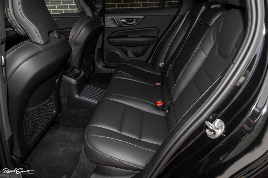 Volvo V60 2.0 T6 Plug-in hybrid AWD Plus Dark | Long range | Panorama dak | Bowers&Wilkins | Memory | stoel verkoeling |