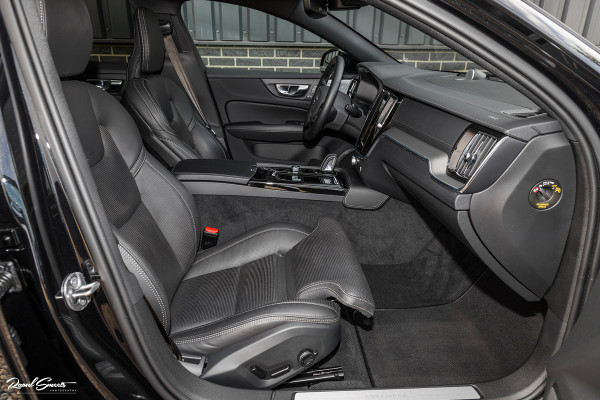 Volvo V60 2.0 T6 Plug-in hybrid AWD Plus Dark | Long range | Panorama dak | Bowers&Wilkins | Memory | stoel verkoeling |