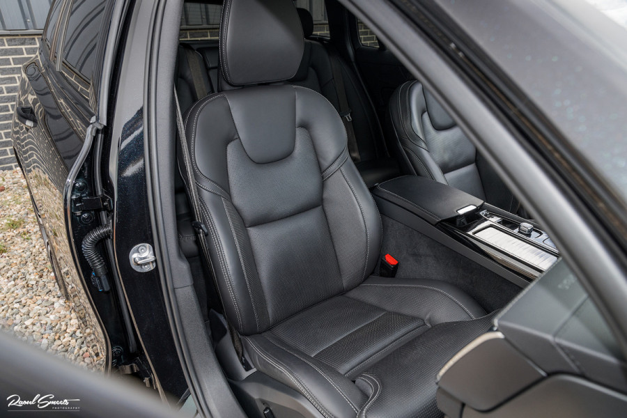 Volvo V60 2.0 T6 Plug-in hybrid AWD Plus Dark | Long range | Panorama dak | Bowers&Wilkins | Memory | stoel verkoeling |
