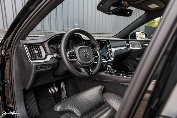 Volvo V60 2.0 T6 Plug-in hybrid AWD Plus Dark | Long range | Panorama dak | Bowers&Wilkins | Memory | stoel verkoeling |