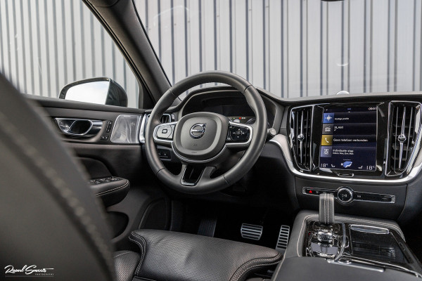 Volvo V60 2.0 T6 Plug-in hybrid AWD Plus Dark | Long range | Panorama dak | Bowers&Wilkins | Memory | stoel verkoeling |