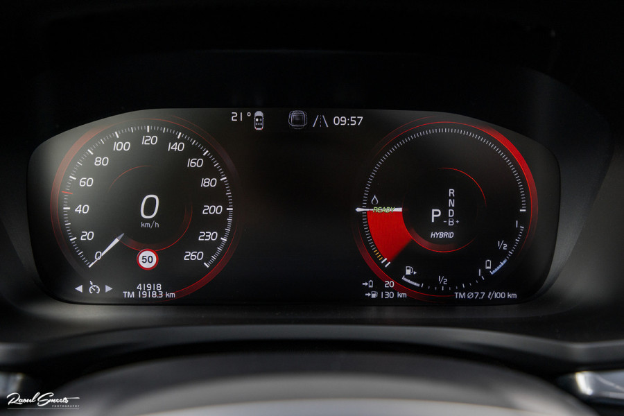 Volvo V60 2.0 T6 Plug-in hybrid AWD Plus Dark | Long range | Panorama dak | Bowers&Wilkins | Memory | stoel verkoeling |