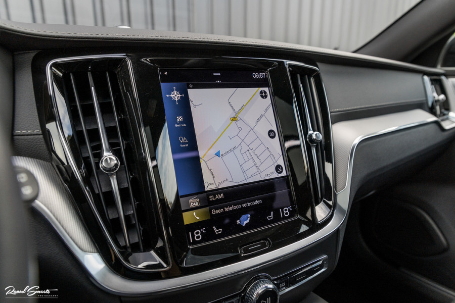 Volvo V60 2.0 T6 Plug-in hybrid AWD Plus Dark | Long range | Panorama dak | Bowers&Wilkins | Memory | stoel verkoeling |
