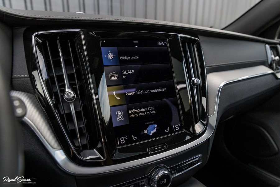 Volvo V60 2.0 T6 Plug-in hybrid AWD Plus Dark | Long range | Panorama dak | Bowers&Wilkins | Memory | stoel verkoeling |