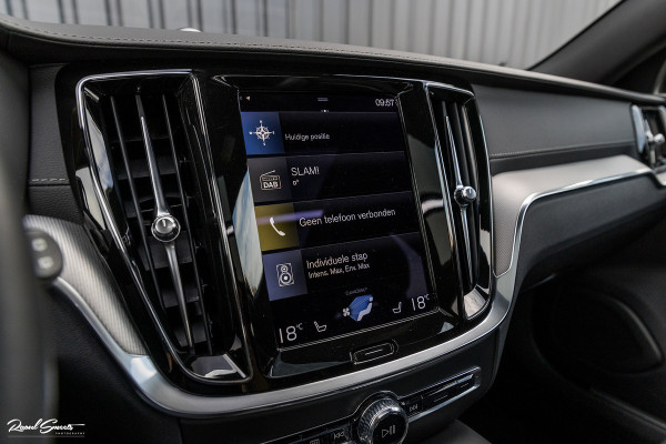 Volvo V60 2.0 T6 Plug-in hybrid AWD Plus Dark | Long range | Panorama dak | Bowers&Wilkins | Memory | stoel verkoeling |