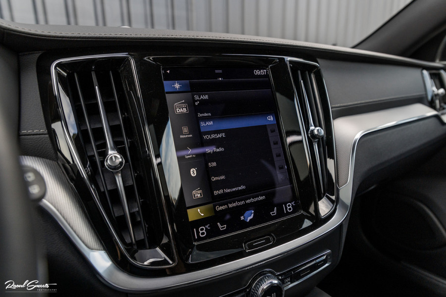 Volvo V60 2.0 T6 Plug-in hybrid AWD Plus Dark | Long range | Panorama dak | Bowers&Wilkins | Memory | stoel verkoeling |