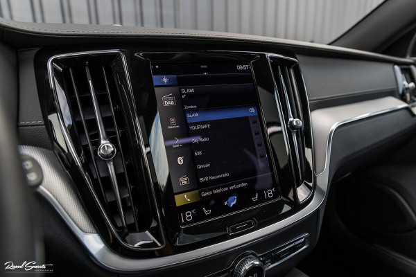 Volvo V60 2.0 T6 Plug-in hybrid AWD Plus Dark | Long range | Panorama dak | Bowers&Wilkins | Memory | stoel verkoeling |