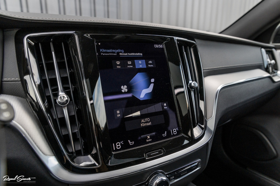 Volvo V60 2.0 T6 Plug-in hybrid AWD Plus Dark | Long range | Panorama dak | Bowers&Wilkins | Memory | stoel verkoeling |