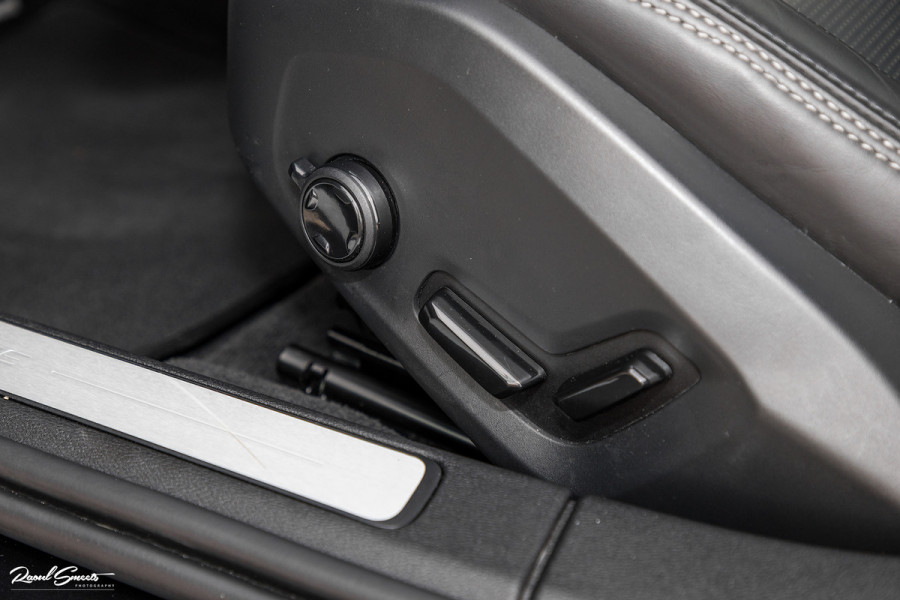 Volvo V60 2.0 T6 Plug-in hybrid AWD Plus Dark | Long range | Panorama dak | Bowers&Wilkins | Memory | stoel verkoeling |