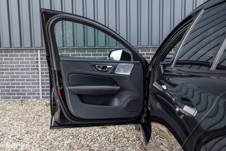Volvo V60 2.0 T6 Plug-in hybrid AWD Plus Dark | Long range | Panorama dak | Bowers&Wilkins | Memory | stoel verkoeling |