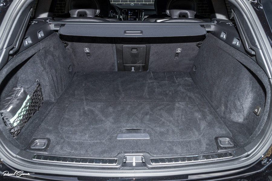 Volvo V60 2.0 T6 Plug-in hybrid AWD Plus Dark | Long range | Panorama dak | Bowers&Wilkins | Memory | stoel verkoeling |