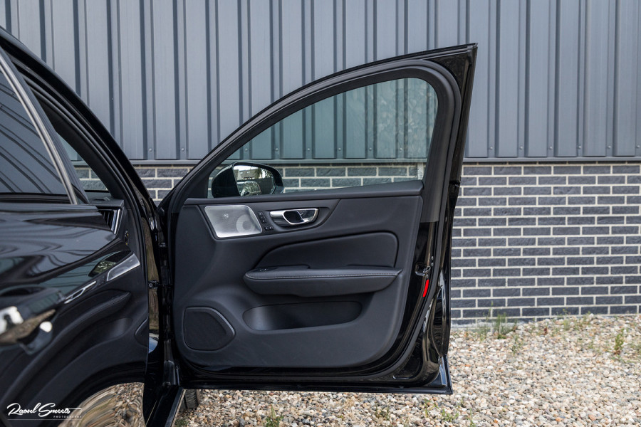Volvo V60 2.0 T6 Plug-in hybrid AWD Plus Dark | Long range | Panorama dak | Bowers&Wilkins | Memory | stoel verkoeling |